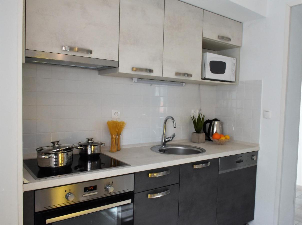 Apartment Meryl Mravince Exteriör bild